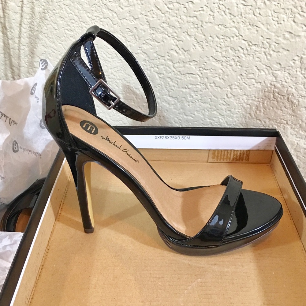 Michael Antonio Glossy Black Heels